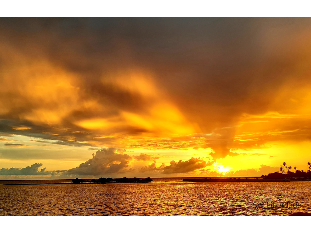 Couché de soleil sur le lagon