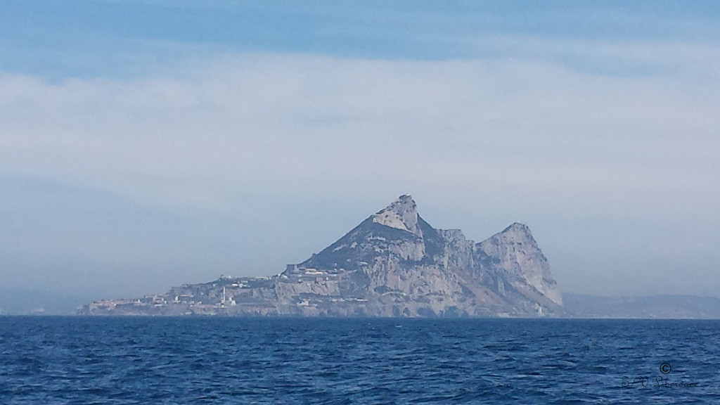 Gibraltar dans la brume